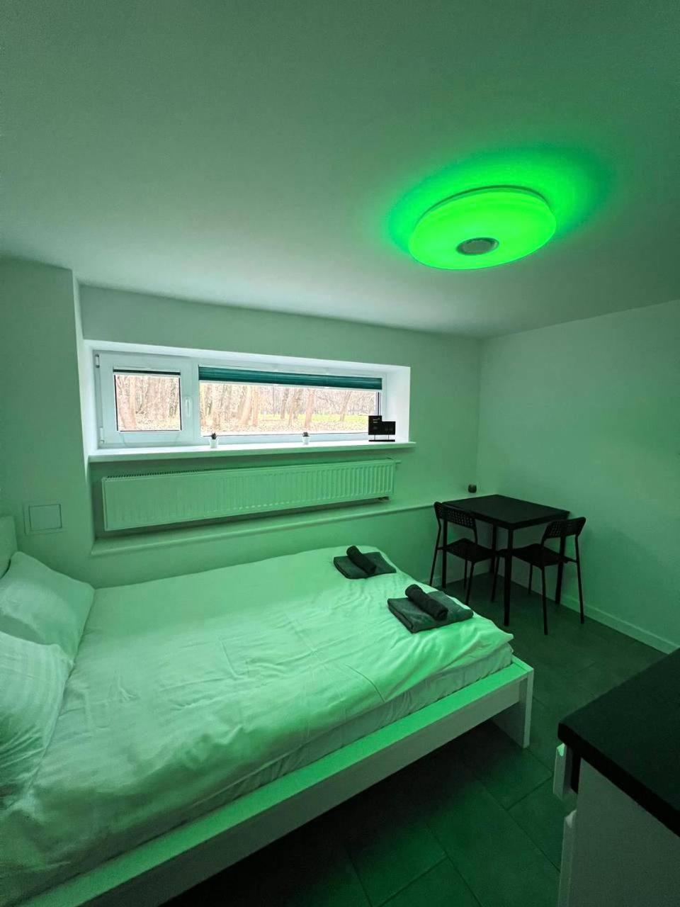 The Park Suites Warszawa Exteriör bild